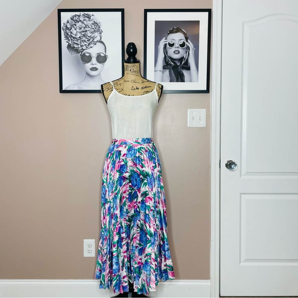 Vintage pleated women’s skirt